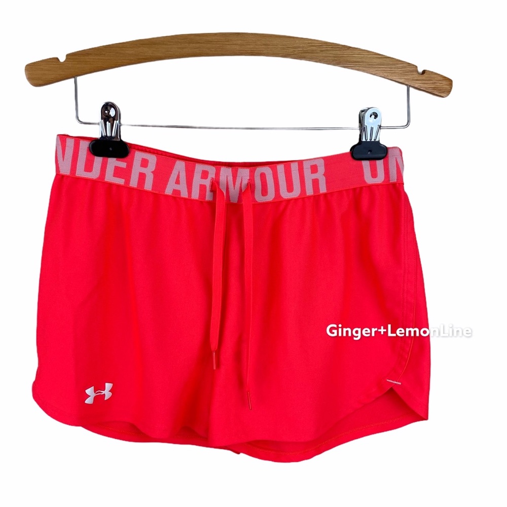 Women’s Under Armour Short Size S Betta Red